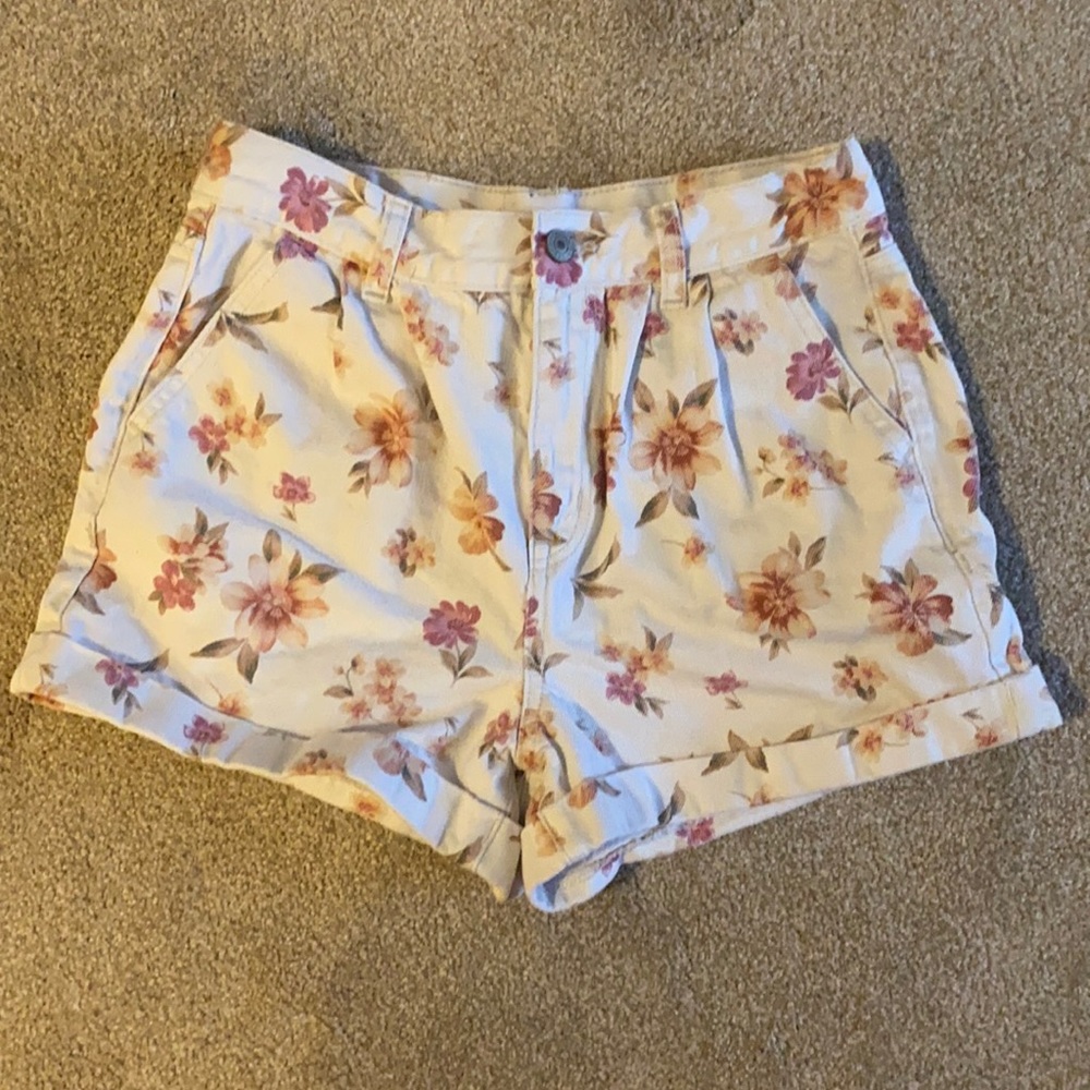 American Eagle Floral Shorts Size 4